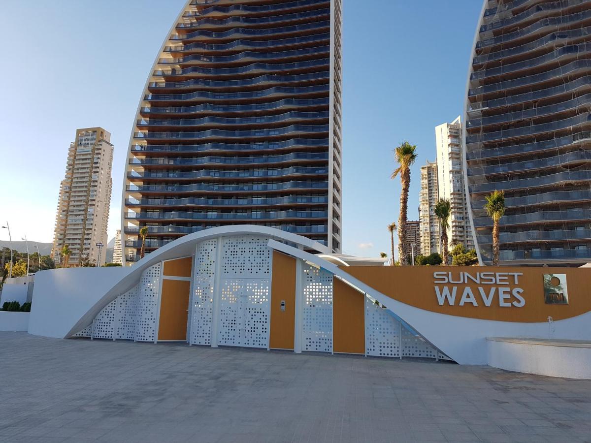 Romero Apartments-Sunset Waves-بينايدورم المظهر الخارجي الصورة
